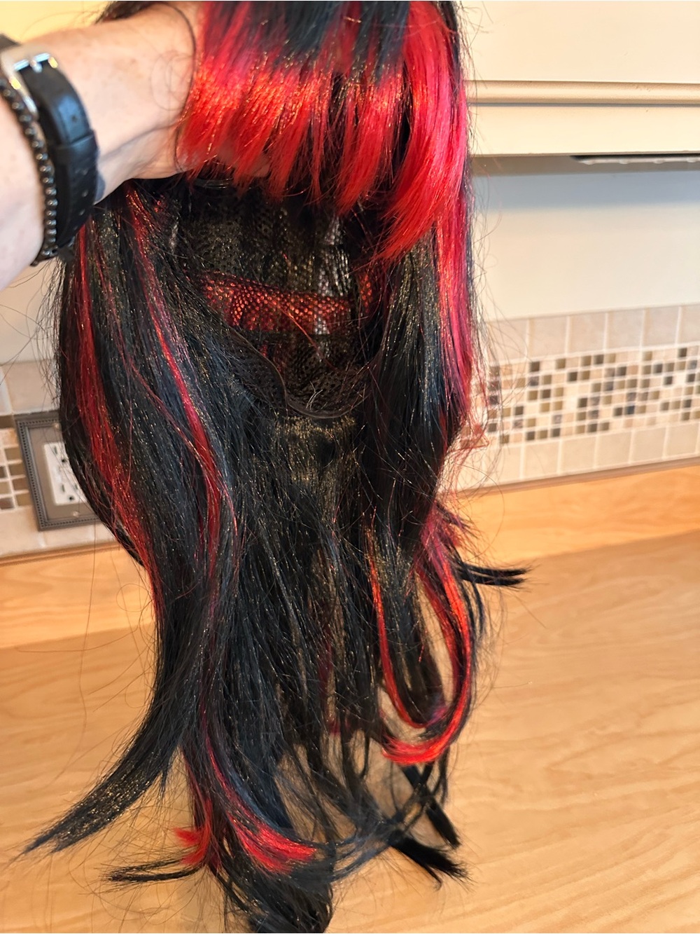 Halloween wig Black and reddish long layered hair - Picture 4 of 10